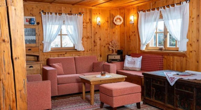 Vacation home with barbecue & sauna | Ski nearby | Pet-friendly — photo 3