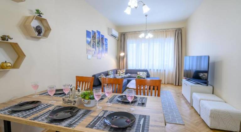 Grand Luxury Condo by NDK and National Stadium with Free Parking — photo 2