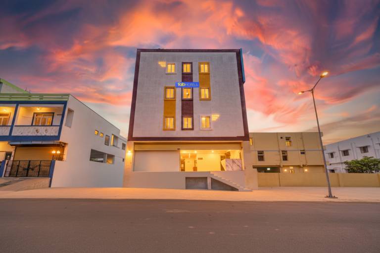 FabHotel Srikara Grand Luxury Rooms
