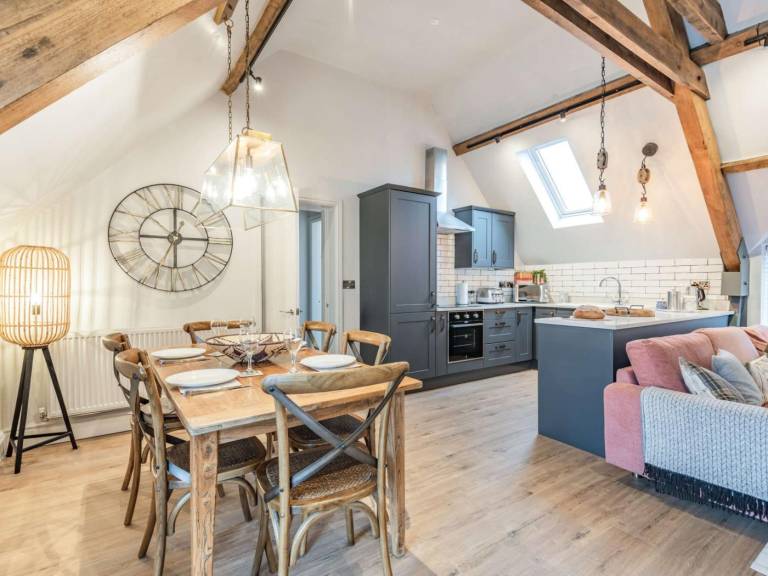 Fully equipped cottage with BBQ & yard | Pets are welcome — photo 4