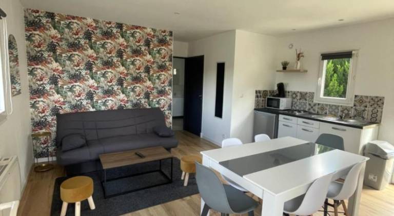 Chalet with 2 rooms for 6 persons in Le Mans