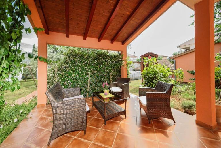 Apartment with BBQ, fast internet & patio in Rovinj