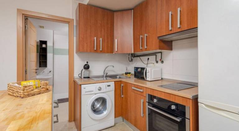 Quiet 1BR Terrace Apartment Near Centro & Beach — photo 4