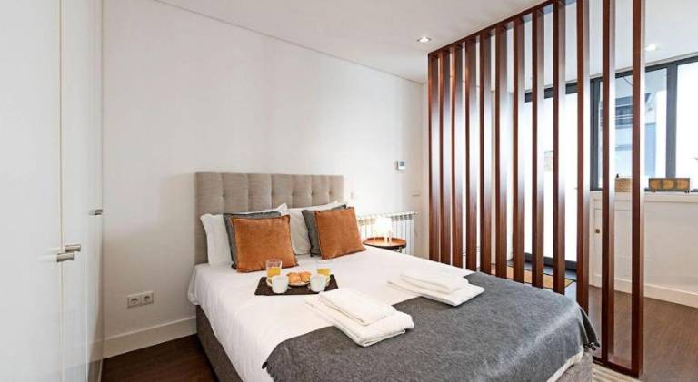 Apartment with patio | Near Porto Cathedral — photo 2