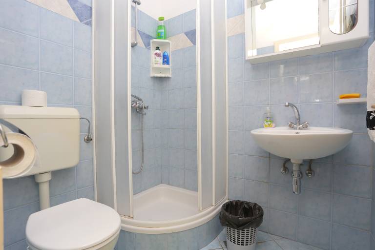 Three bedroom apartment with terrace and sea view Brela, Makarska (A-18495-b) — photo 5
