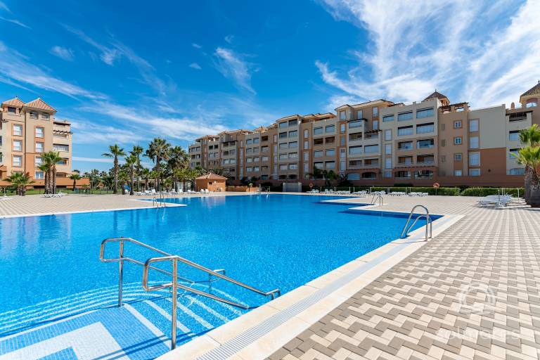 Fully equipped beautiful rental apartment with pool & terrace | Beach nearby | Pet-friendly in Ayamonte