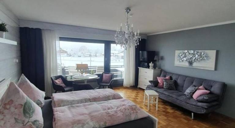 Holiday apartment with pool — photo 2