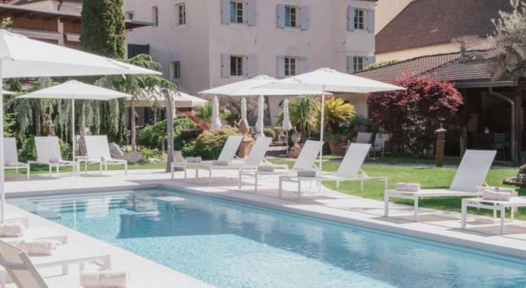 Serviced apartment with terrace, garden & hot tub | Good for workation | Pets allowed — photo 2