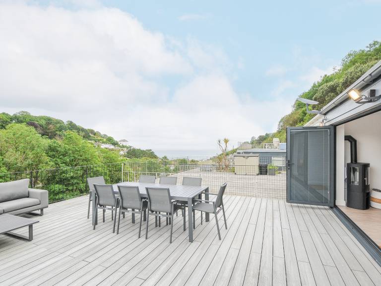 Cottage with BBQ & yard | Beach view — photo 2