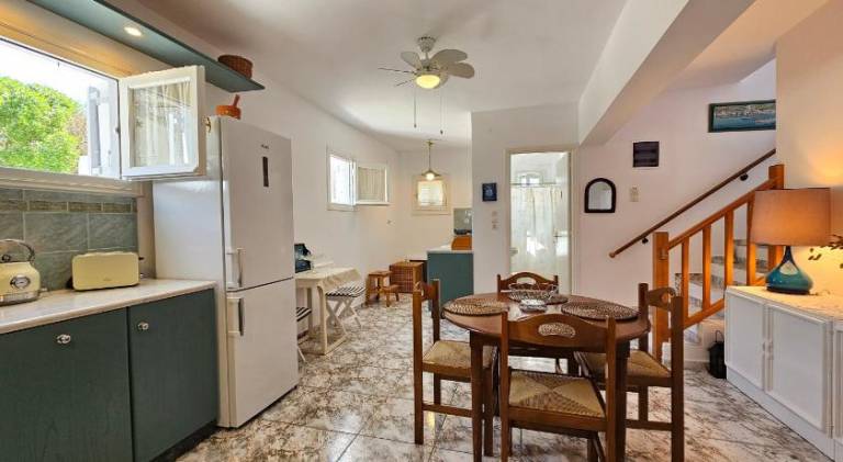 Vacation home with yard & terrace — photo 4
