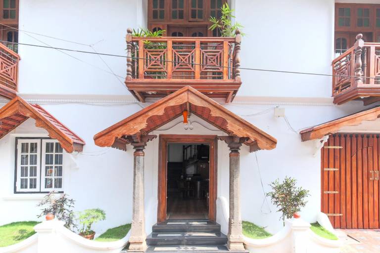 Bed and breakfast  Vypin