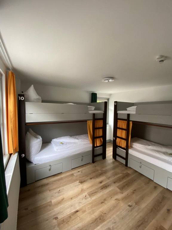 Zimmer 2 Steinach Bett im Vierbettzimmer