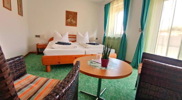 Serviced apartment with patio & garden | Pets are welcome — photo 2