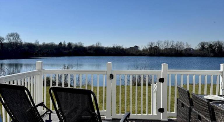 Lodge with patio & BBQ | Dogs allowed — photo 5