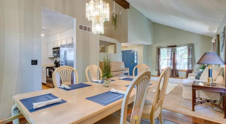Big house with jacuzzi | Pets are welcome — photo 4