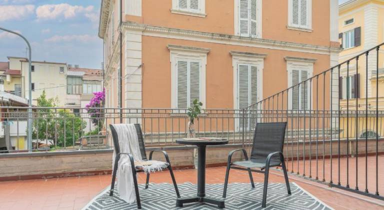 Serviced apartment with patio | Pets allowed — photo 4