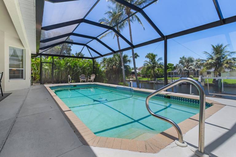 Waterfront Fun with Heated Pool, Private Dock & Gulf Access – Tropical Delight - Roelens — photo 3