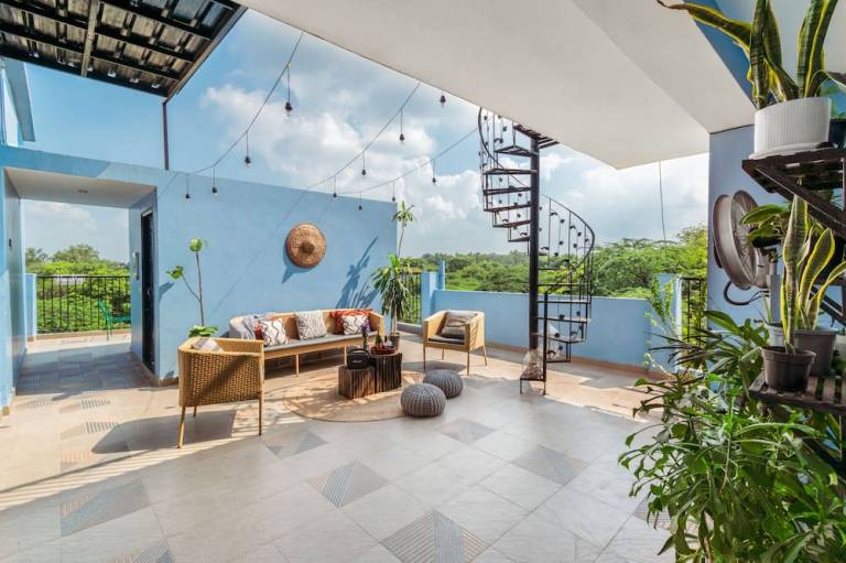 Minimalist Poshtel and Suites Hostel