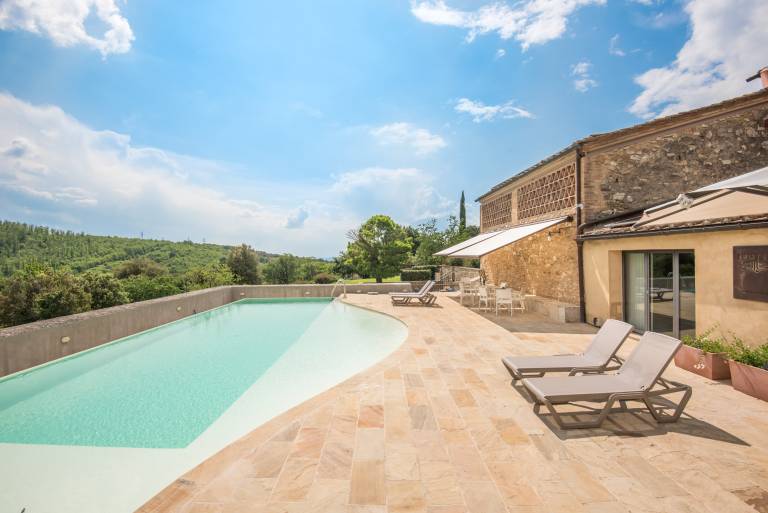 Chic Apartment "Mandorlo en Brotes" Tuscany, Shared Pool & Jacuzzi, Air Conditioning in Sovicille