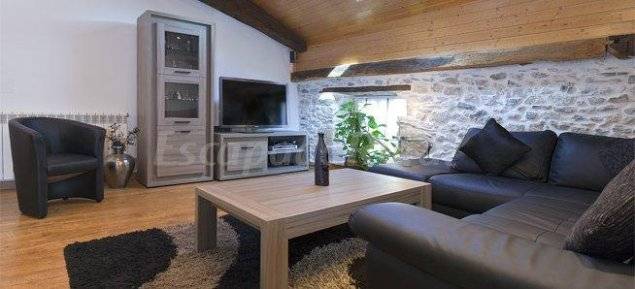 Casa Rural ∙ 9 Habitaciones ∙ 4 Huéspedes - Navarra