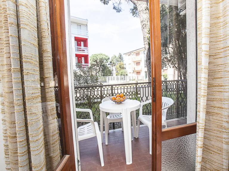 Child-friendly charming rental apartment with patio | City view | Next to the beach | Dogs allowed — photo 2