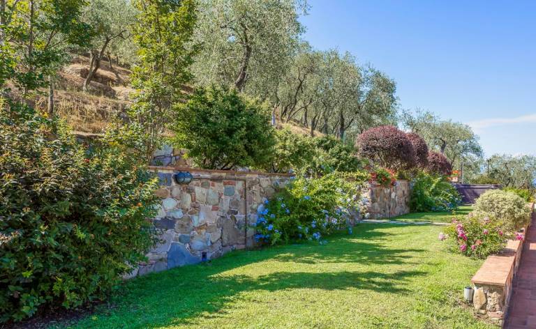 Family-oriented nice villa with patio, garden & private pool | Pet-friendly — photo 5