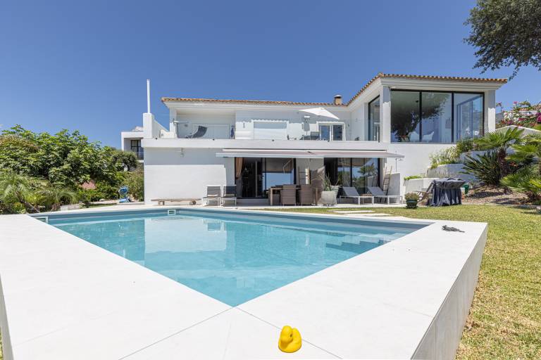 Casa Domino 2 Apartment with Spectacular Sea Views, Shared Pool and Wi-Fi in Cádiz