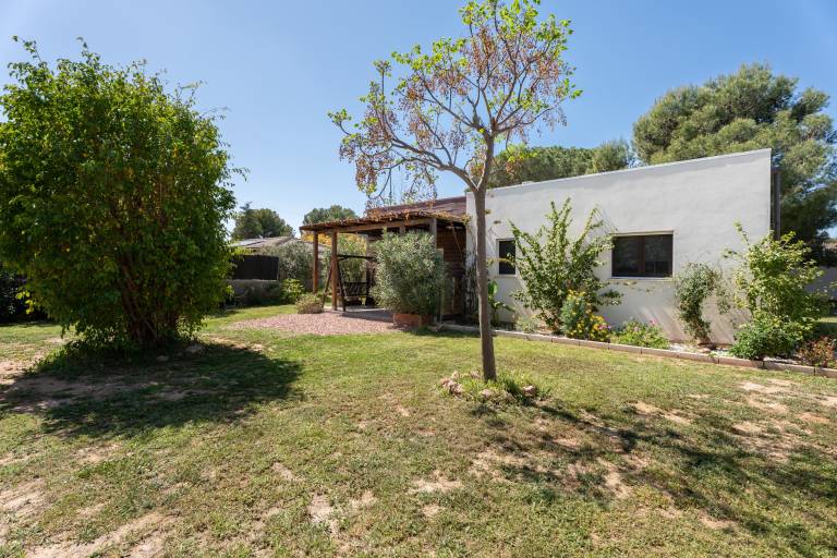 Fully equipped house with pool, yard & terrace | Garden view | Good for workation | Pets are welcome — photo 3