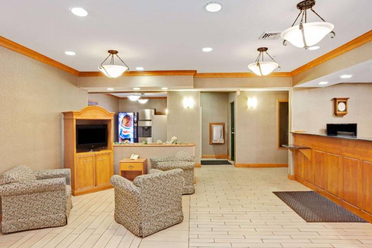 Super 8 By Wyndham South Bend — photo 3