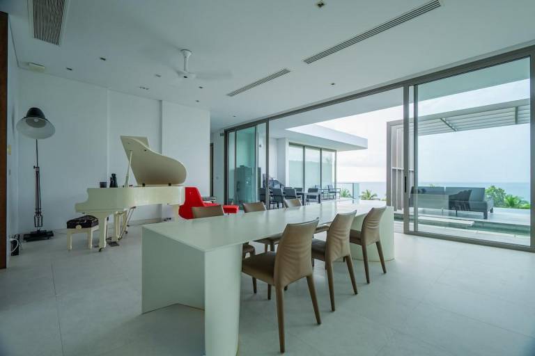 Luxury Penthouse with Stunning Beach Views — photo 4