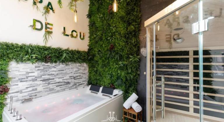 House with sauna & patio in Honfleur