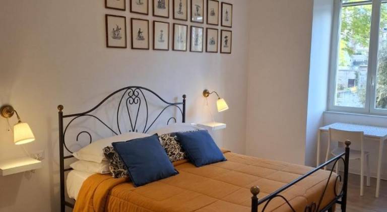 Apartment with 2 rooms for 6 persons in Casoria