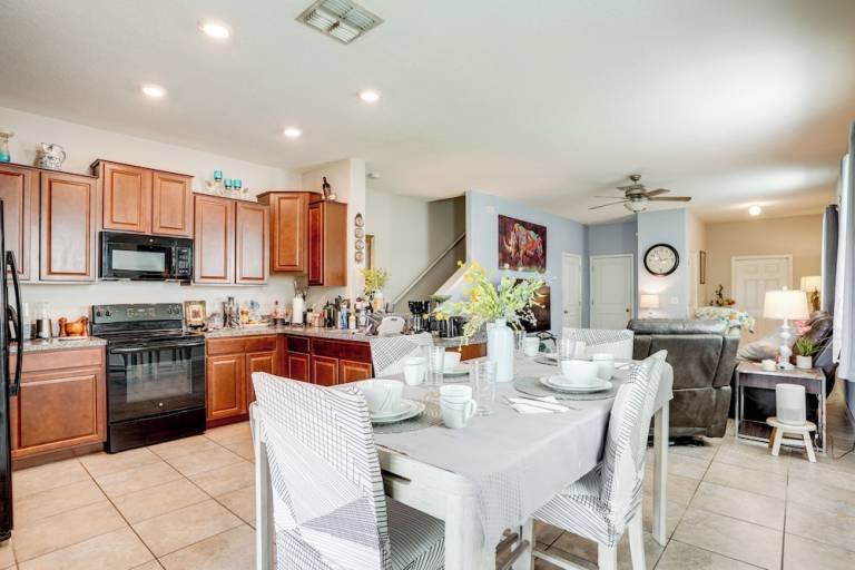 Apartment Greater Palm River Point CDC