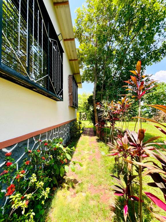 Bhagat's Lakeview villa — photo 5