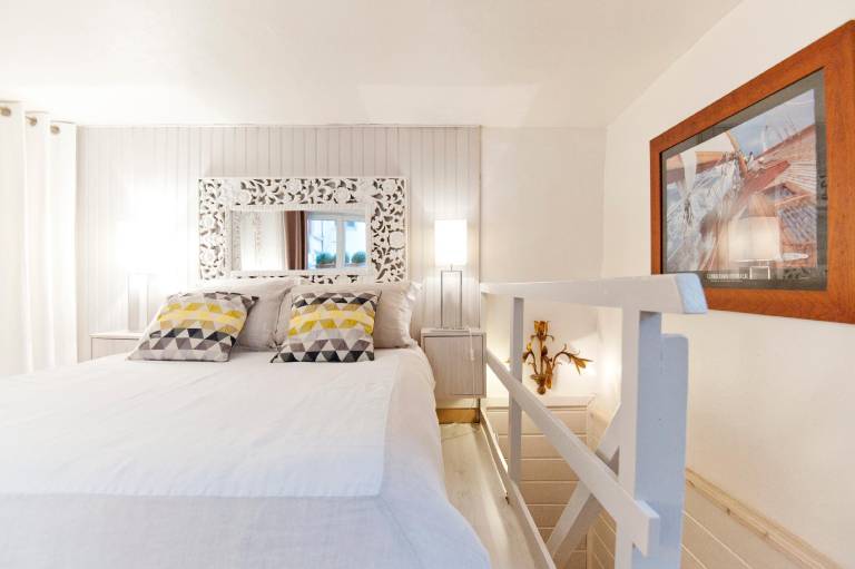 Serviced apartment with yard & terrace | Close to Place des Terreaux in Lyon