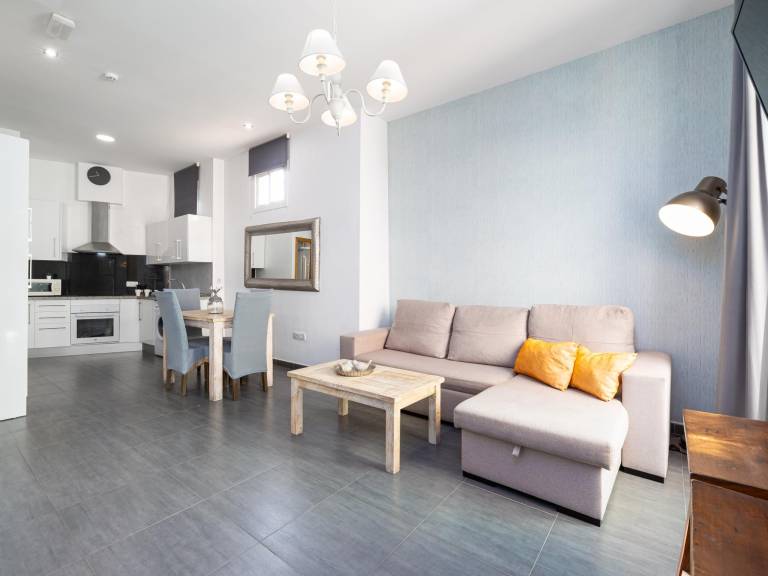 Apartment | Near Alcazaba of Málaga — photo 3