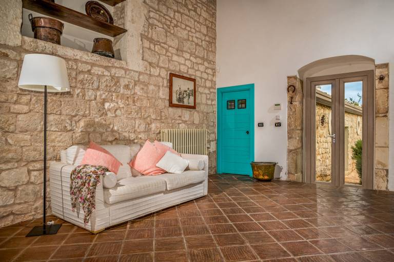 Family-oriented villa with barbeque, yard & private pool | Garden view | Pets are welcome — photo 4