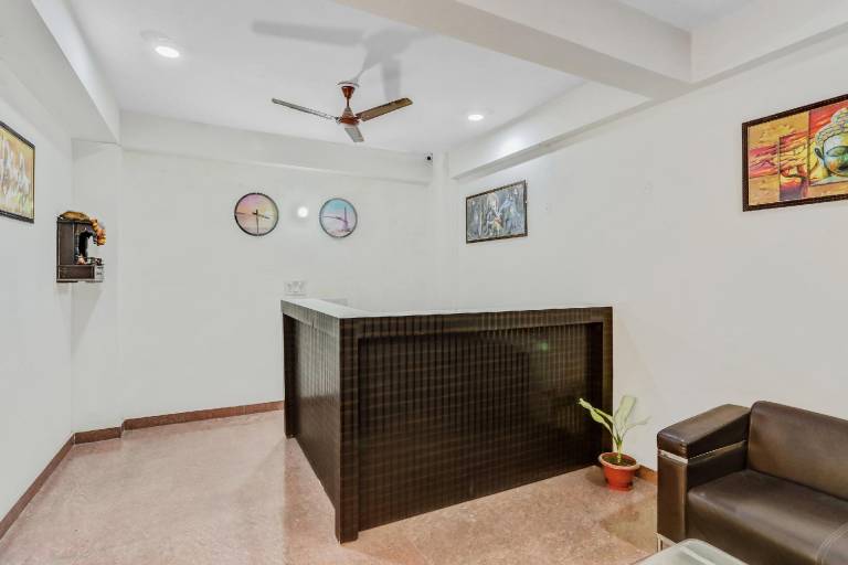Hotel Aditya Residency Sector 64 Noida Nearby Aadarsh Pariksha Kendra — photo 3