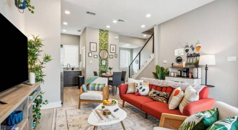 Lovely house | Suitable for remote work | Dogs allowed in Fort Worth, TX
