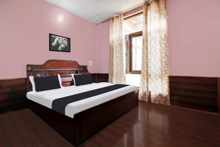 Collection O Airport Road Solina