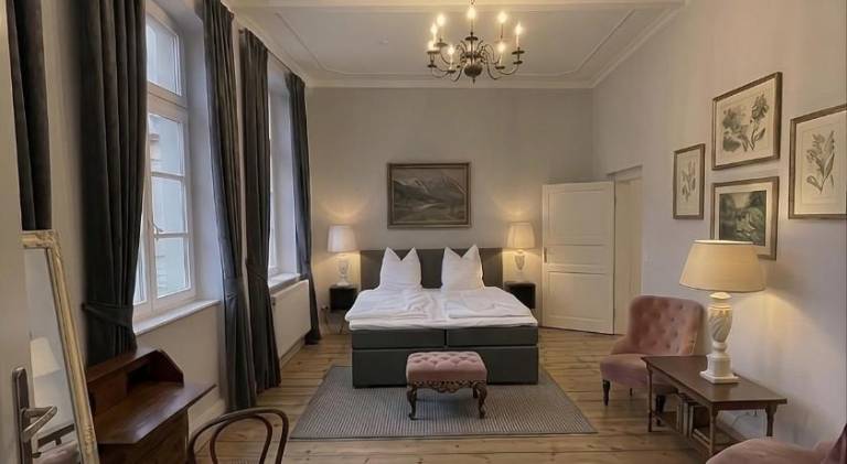 Furstenhof Belle Etage Altstadt- Parkplatz im Innenhof in Wismar