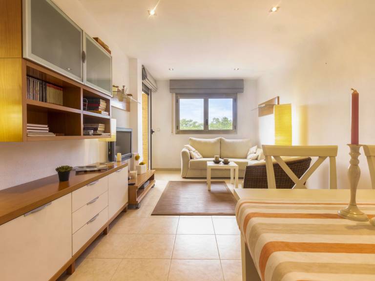 Family-friendly holiday apartment with terrace & pool | Pets allowed — photo 3