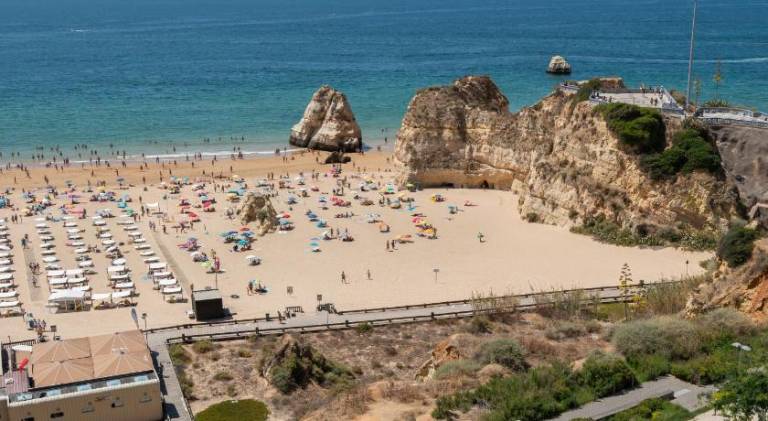 Holiday apartment with 2 rooms for 4 persons in Portimão