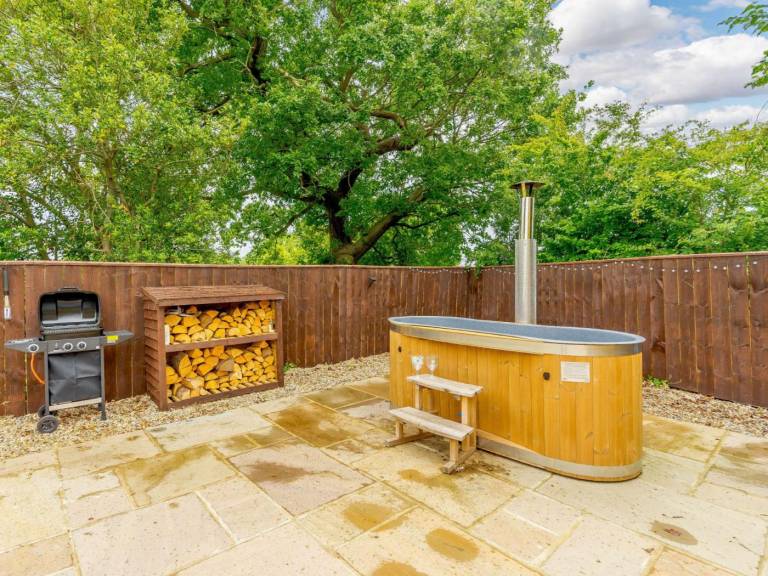 Lovely cottage with garden & jacuzzi | Pets allowed — photo 4
