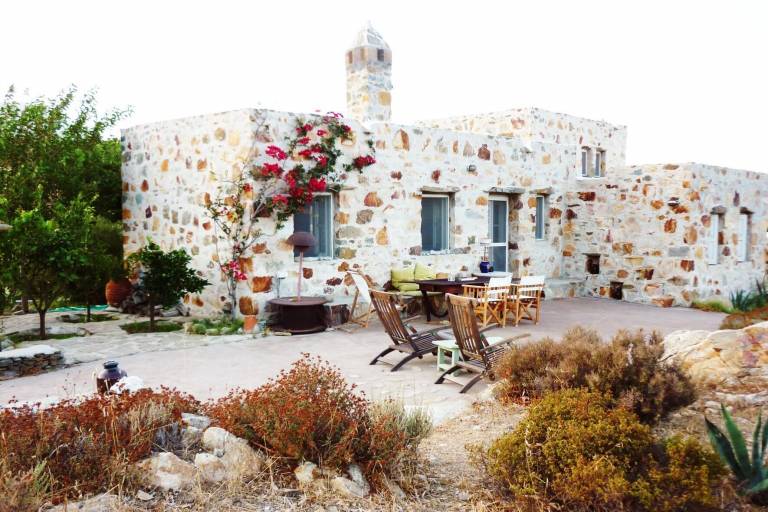House Serifos