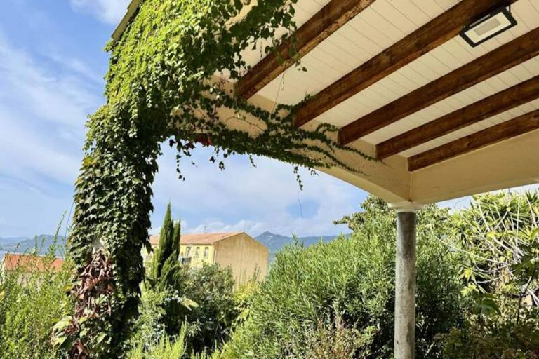 Rental apartment with yard & BBQ | Garden view | Beach nearby | Pets are welcome — photo 5