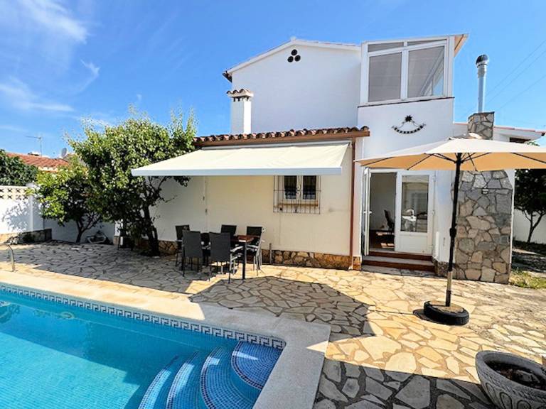 Children-friendly villa with terrace & private pool | Pet-friendly — photo 2