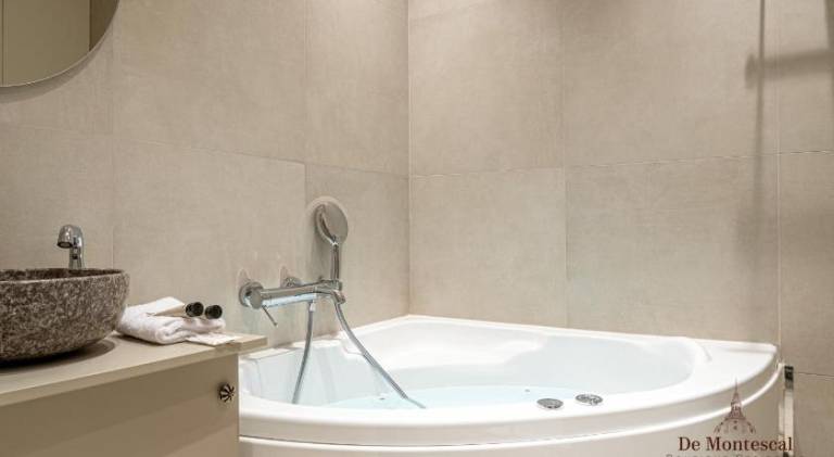 Holiday apartment with jacuzzi — photo 4