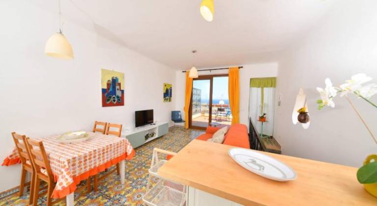 House with 2 rooms for 6 persons — photo 4