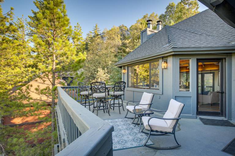 3 Decks, Game Room + Views: Lake Arrowhead Home! — photo 3